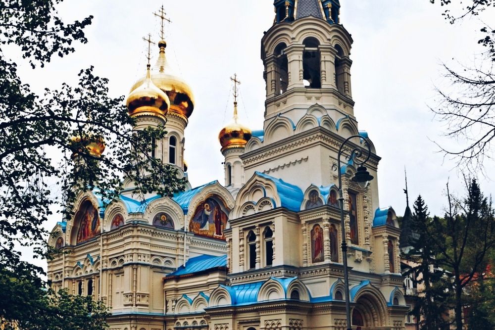 Nejkrásnější kostely Karlových Varů